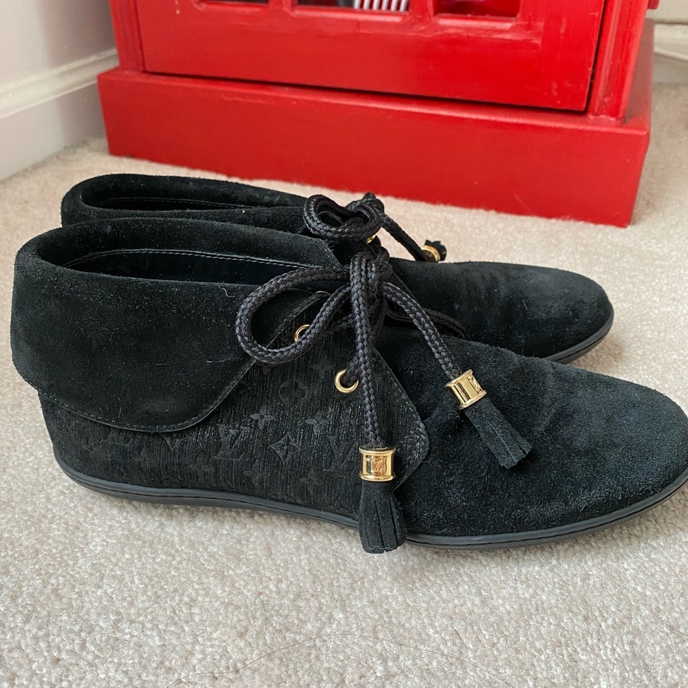 Authentic Louis Vuitton Dragonfly sneaker